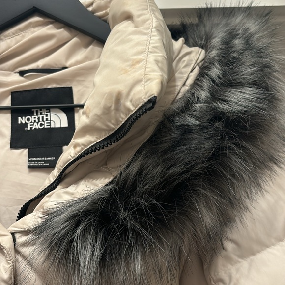 The North Face 550 Long Cream Puffer Jacket - Picture 4 of 6